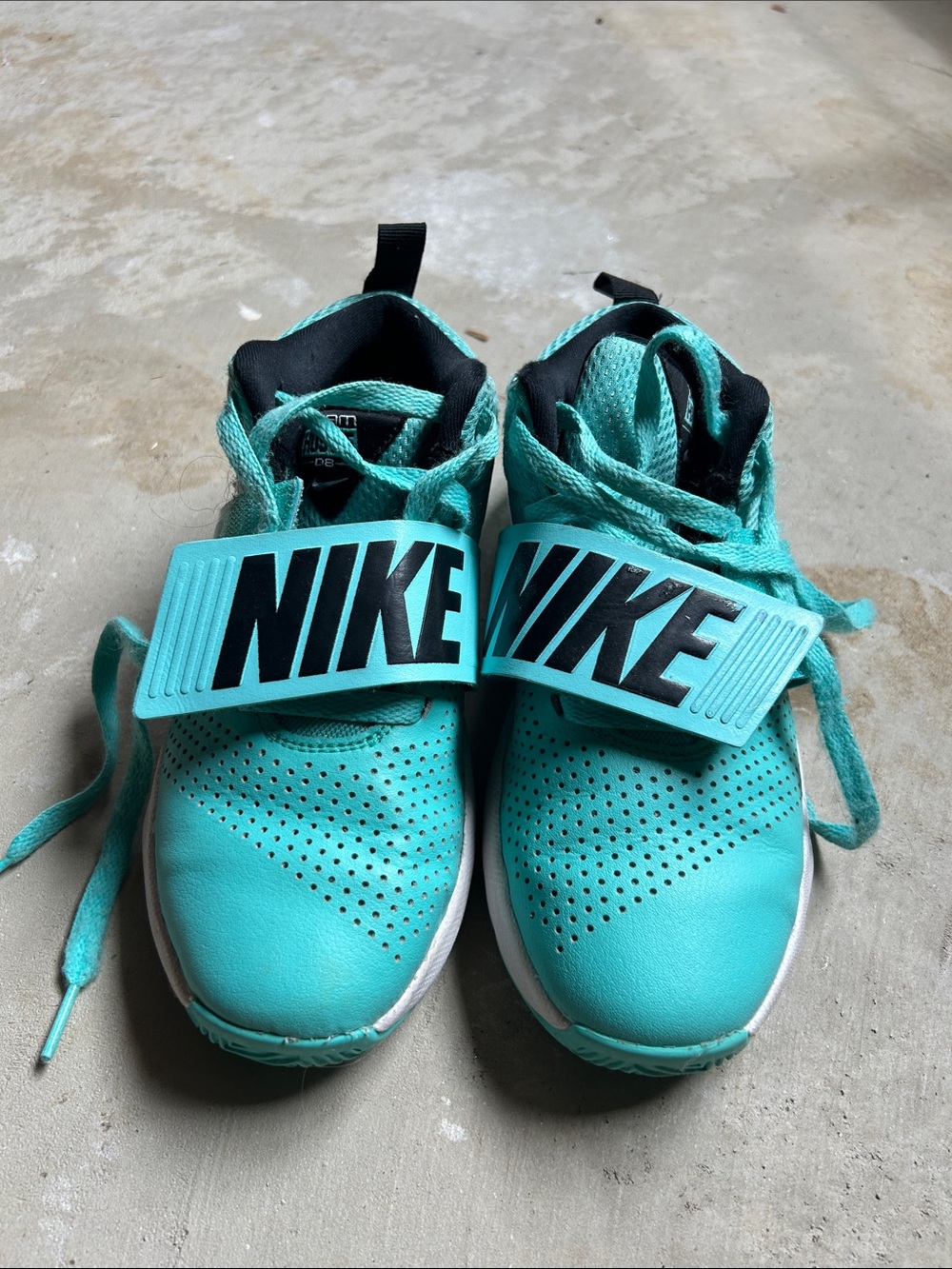 Nike Kids Turquoise/Black Strap Basketball Sneakers